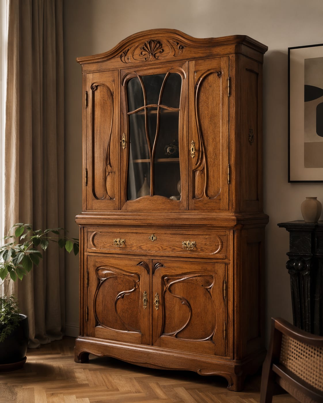 Restaurierter Jugendstilschrank